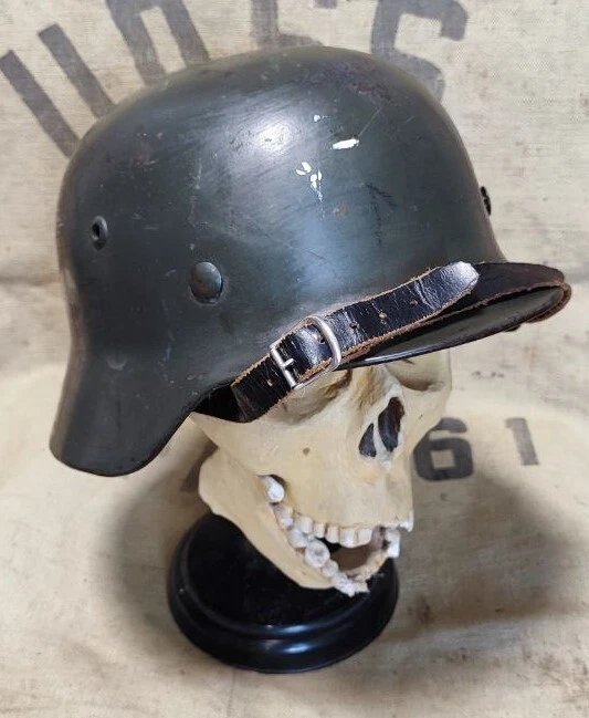 Original German WW2  Helmet  1939-1945  М 40, ET 64 collectible condition - Image 3 of 4