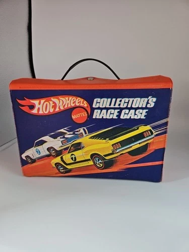 Vintage 1969 Hot Wheels 4976 Redline Era 24 Car Collectors Race Case Red