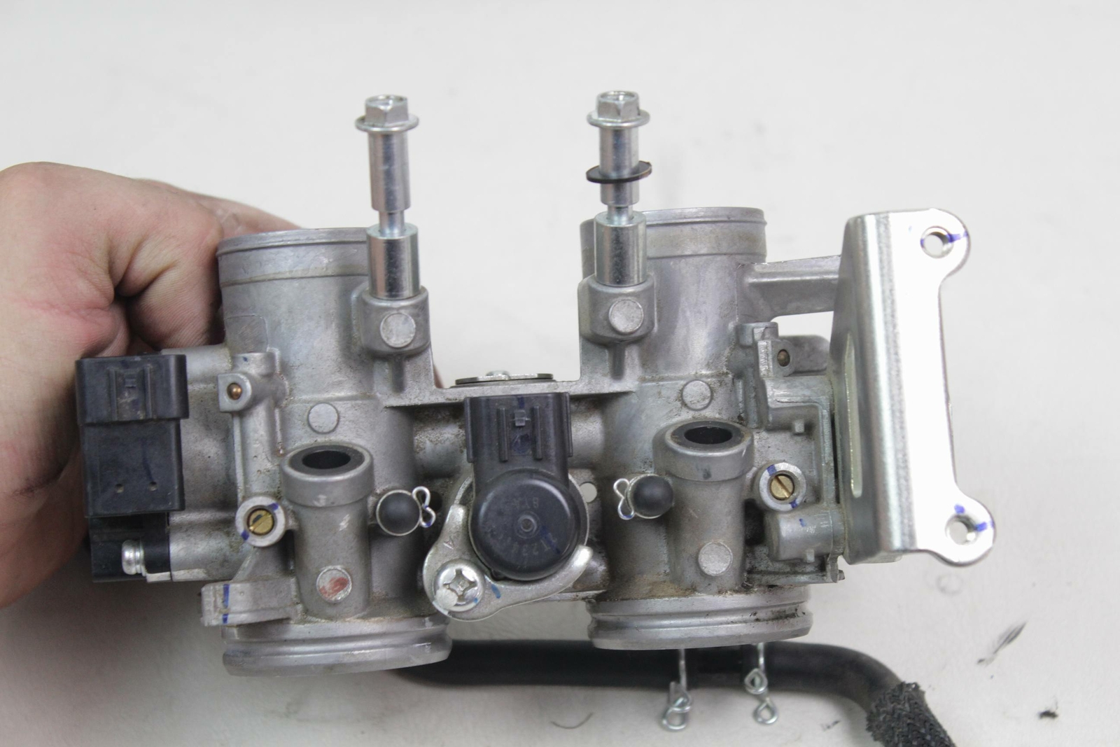 2016 R3 Throttle Body Yamaha YZF R3 19 Throttle Bodies Body Intake Carbs TPS NICE! 2MS-E3750 ...