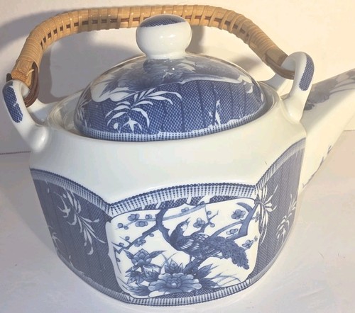 Vintage Japanese Blue White Porcelain Teapot Rattan Handle Crane Bird Motif - Picture 8 of 18