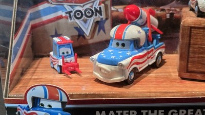 DISNEY PIXAR CARS - MATER THE GREATER - LUG, ROCKET MATER & FAN