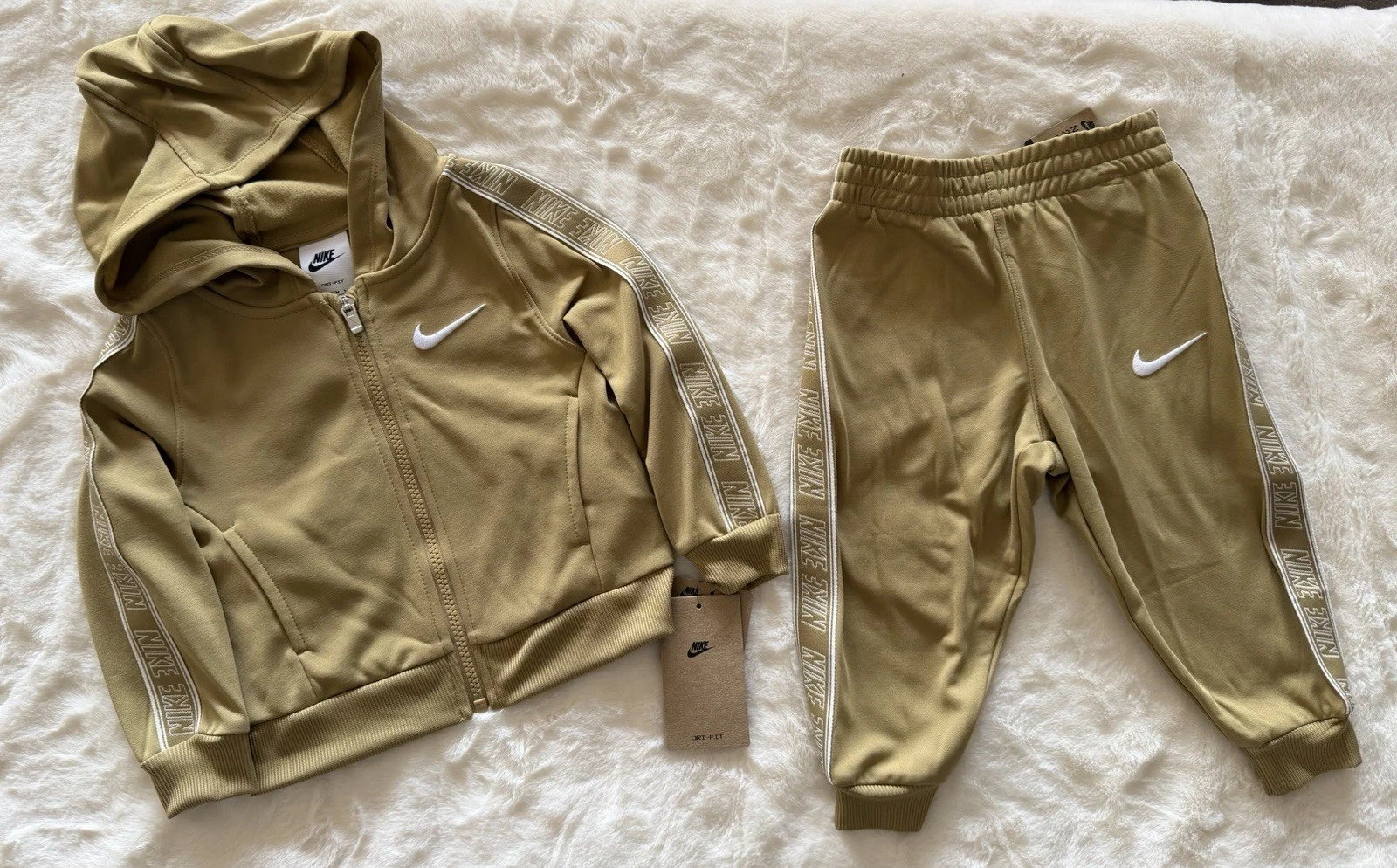 NIKE Toddler Boy’s Tracksuit Jacket/Joggers Outfit, 2-piece set, 2T