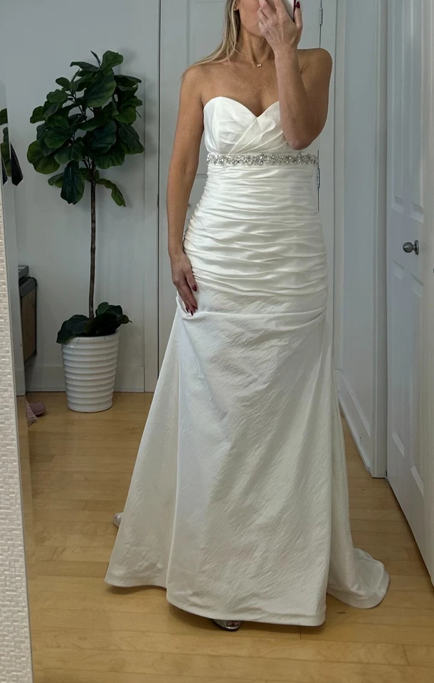 Morilee wedding dress.  Mermaid. .Strapless satin gown. size 18. fits. Plus size - Image 2 of 4