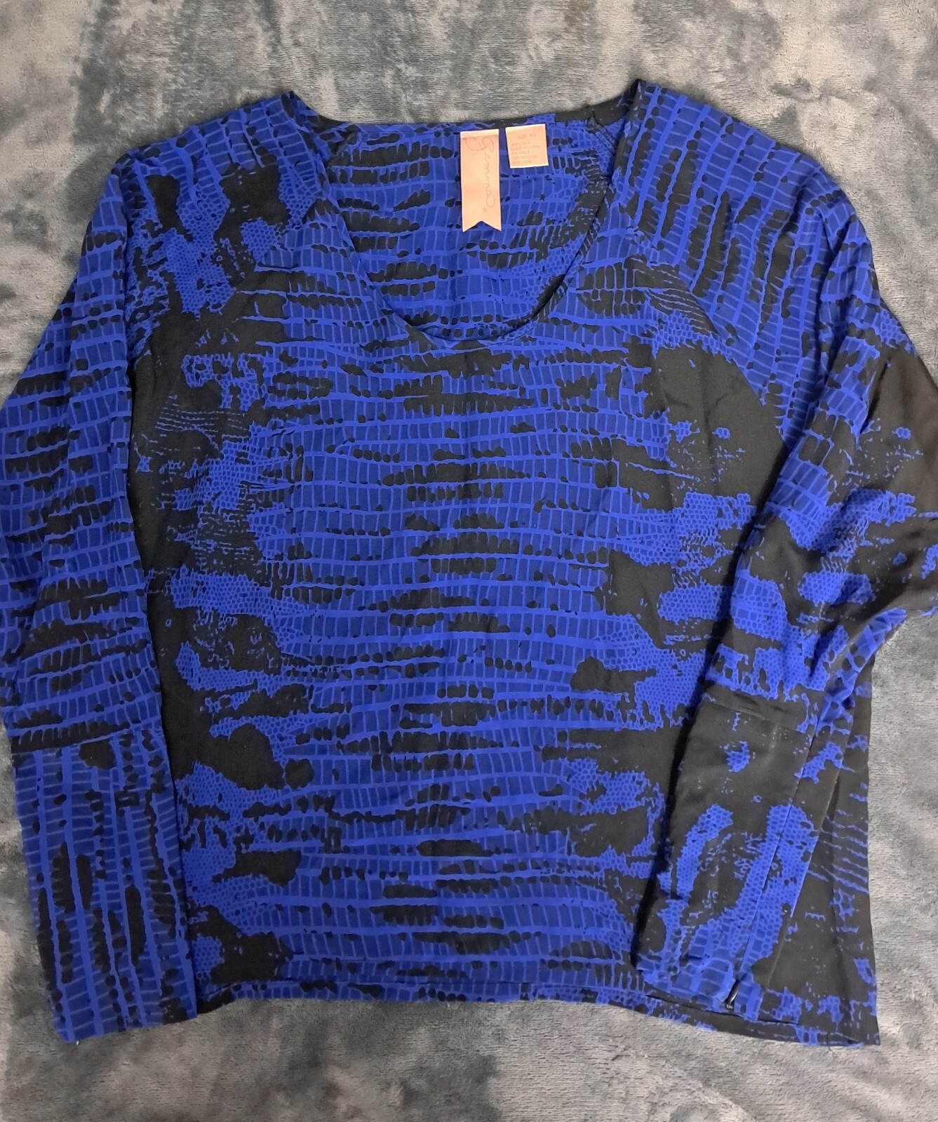 $210 GEMMA Blue Python Print Silk Long Sleeve Blo… - image 1