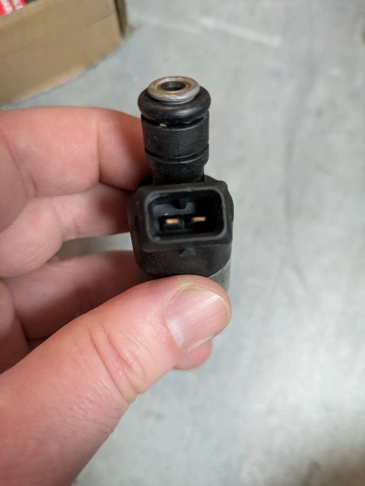 6 x Injecteurs Pontiac Firebird 3.4L - Photo 2/3