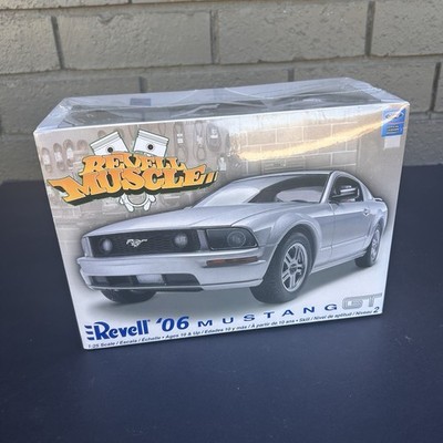 Revell Muscle 85-2839 '06 Ford Mustang GT Plastic Model Kit 1:25 Scale Sealed