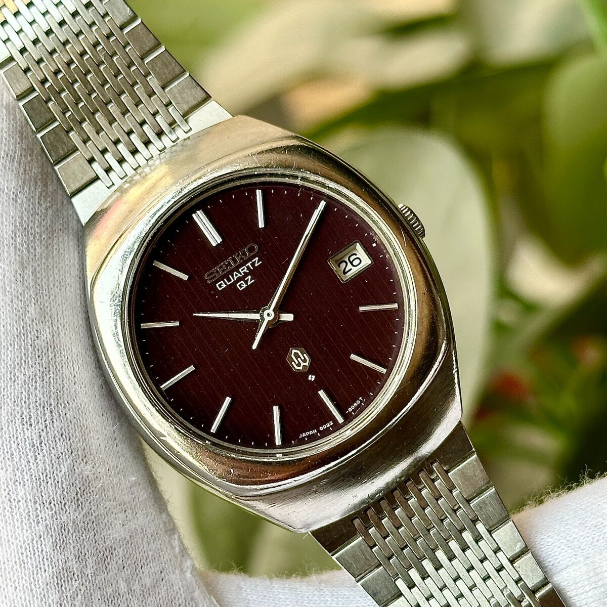 Vintage Seiko QZ Purple Tapessary Dial Quartz Men's Watch Vintage Seiko QZ Purple Tapessary Dial Quartz Men's Watch