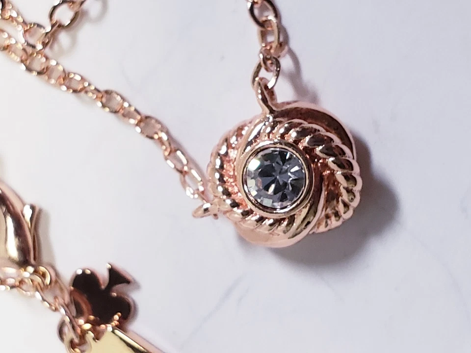 Collar Colgante Kate Spade New York Infinity Beyond Knot Chapado en Oro Rosa Foto 2 de 4