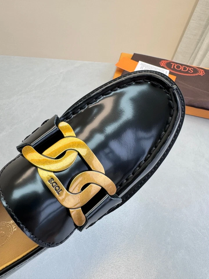 Mocassins femininos casuais Tod's biqueira redonda sola grossa fivela de metal - Imagem 4 de 4