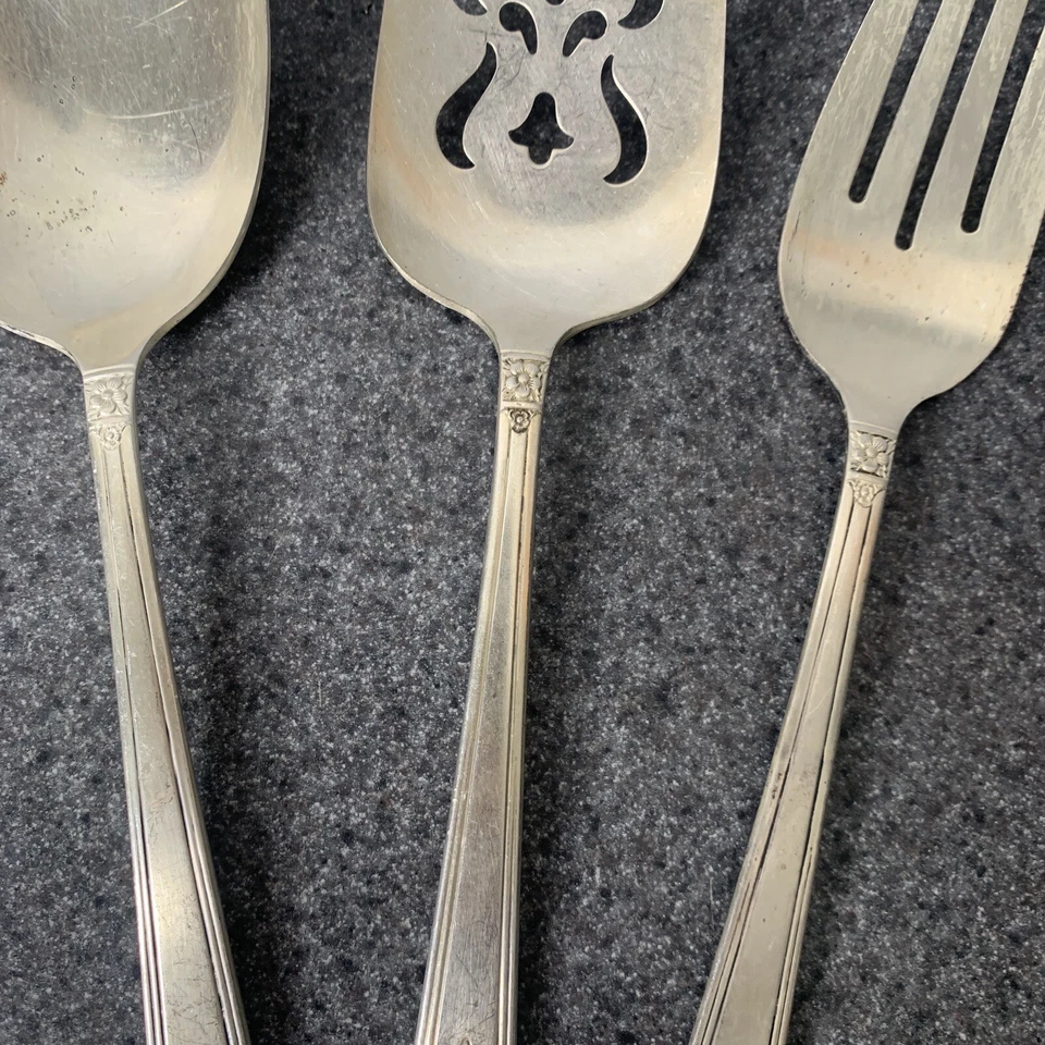 National Silver Co. KES Inauguration Floral Silverplate Spoon, Fork & Pie Server - Image 3 of 4