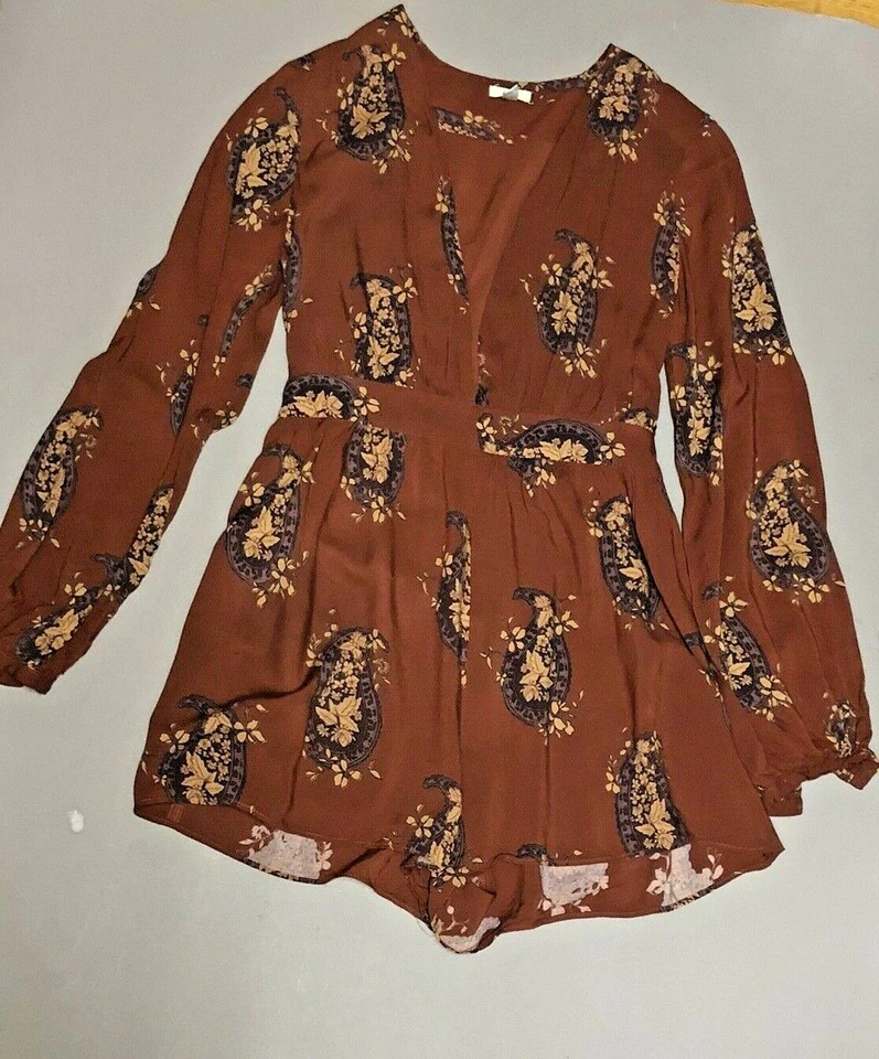 Mini Mono Ecoté Mujer Boho Borgoña Mameluco Cuello Profundo Floral Talla Pequeña Nuevo con Etiquetas Foto 3 de 4