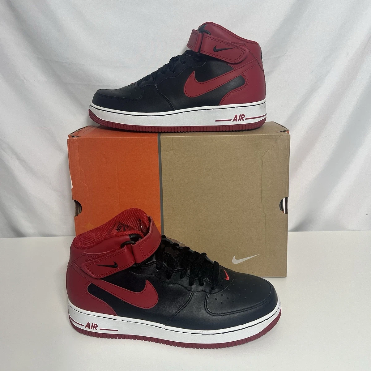 Preços baixos em Nike Air Force 1 Mid Black Red' | eBay