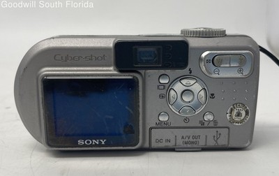SONY ソニーサイバーショットP10 中古 Silver Sony Cyber-Shot DSC-P10 5.0MP Digital Camera 3x Zoom