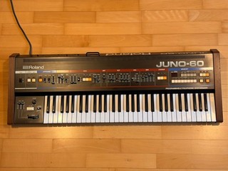 Roland Juno 60 Sintetizzatore Tastiera Analogica (Cimelio)