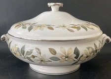 Wedgwood Beaconsfield Flowers Round  Lid Vegetable Soup Serving Tureen Casserole