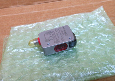 KEYENCE CMOS-Lasersensor LR-ZB250C3P