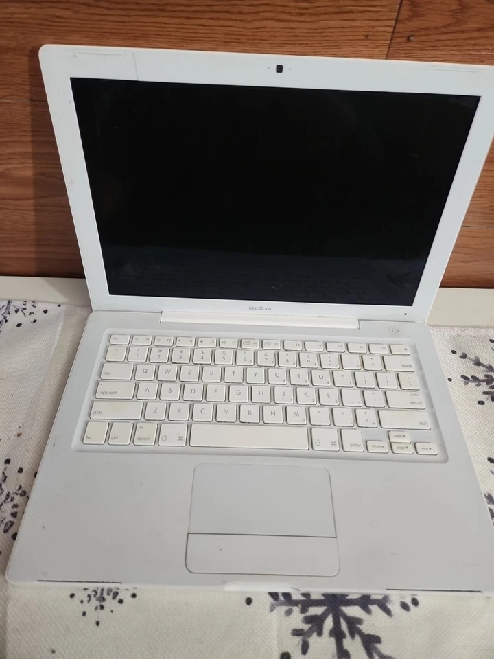 2006 Apple MacBook 13" A1181 AS IS FOR PARTS ONLY READ! - Image 2 of 4