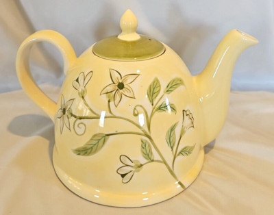 HUES 'N BREWS Herman Dodge & Son Inc. Yellow Floral Teapot Large 48 oz.