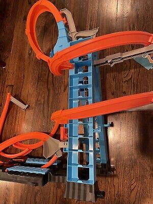 Hot Wheels Sky Crash Tower Track Set 2.5 Ft High, Motorized Booster an –  Square Imports