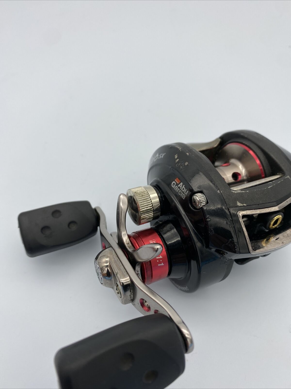 Abu Garcia REVO SX 7.1:1 Baitcasting Reel Right Handed 11 Bearings Gen 2 SX