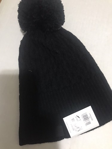 black pom pom hat womens