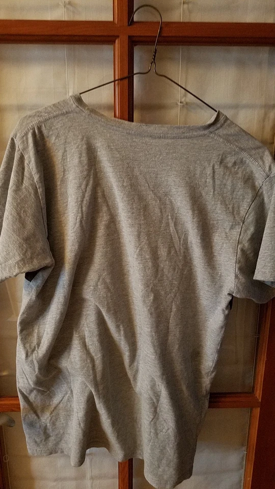 Camiseta Trukfit Gris Y Patrón Camuflado Con Mini Parche Bolsillo Talla XL Foto 2 de 4