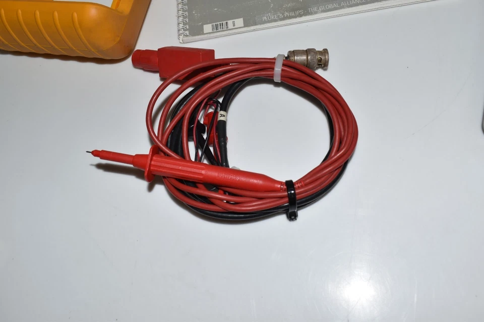 FLUKE 93 Industrial Scopemeter 50 MHz 2 channel With Leads - Manual (TJD81) - Image 4 of 4