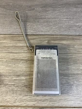 Vintage Sounddesign Model 1146 Pocket Radio Soundesign