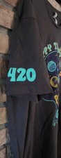 Camiseta Natura "Drippy Trippy" Gráfica .Pass The Grass 420 Diseño Espacial XL