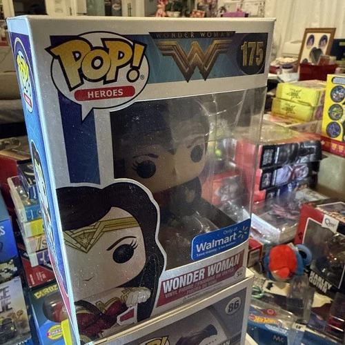 Funko Pop! Vinyl: DC Universe - Wonder Woman (w/ Shield) - Walmart...