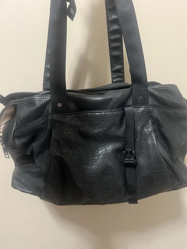 RARO BOLSO DE LONA LULULEMON ATHLETICA NEGRO CUERO TEXTURIZADO HOMBRO GIMNASIO BOLSILLOS Foto 4 de 4