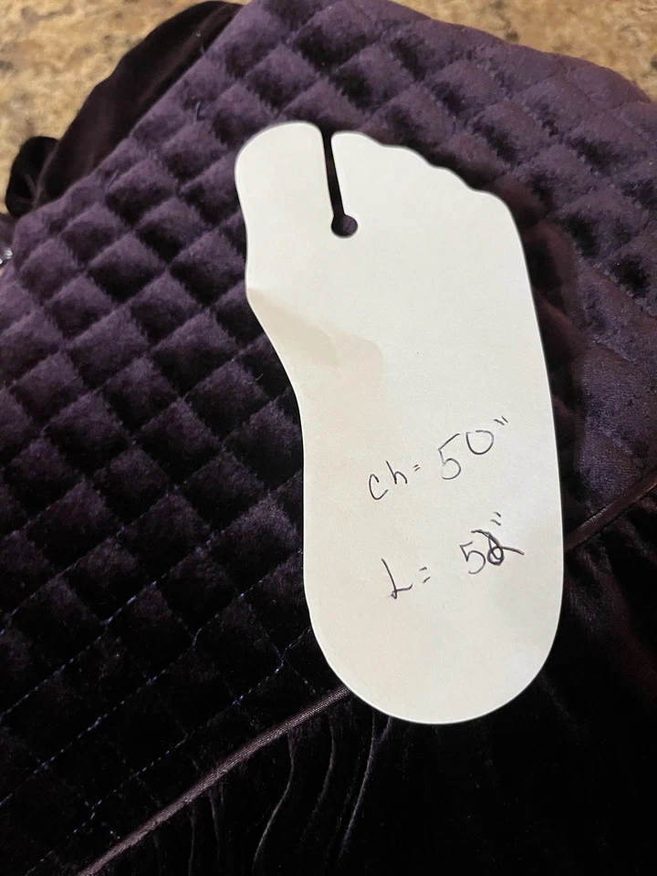 Bata acolchada de terciopelo púrpura Amanda Stewart de colección plumero salón XL Canadá Foto 4 de 4