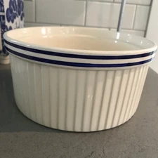 T. G. Green Ltd Church Gresley Made England Soufflé 7.5 Casserole