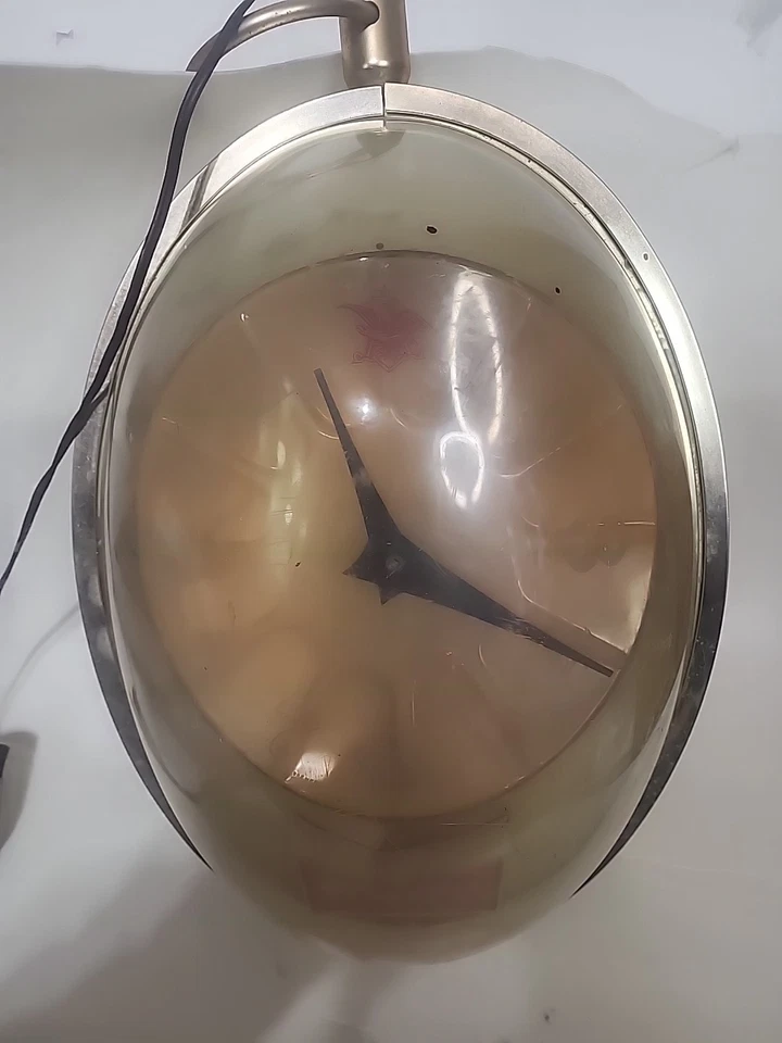 Budweiser Reloj Giratorio Iluminado Tiro con Arco Leer Descripción  Foto 2 de 2