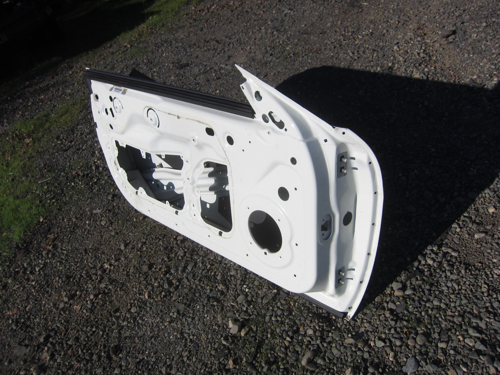 Maserati GranTurismo - LH Front Door/Shell / Damage - P/N 68498700