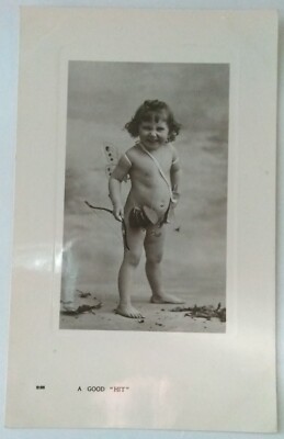 CUPID Pfeilbogen nacktes kleines süßes MÄDCHEN ein guter Hit Vintage Foto PC um 1910