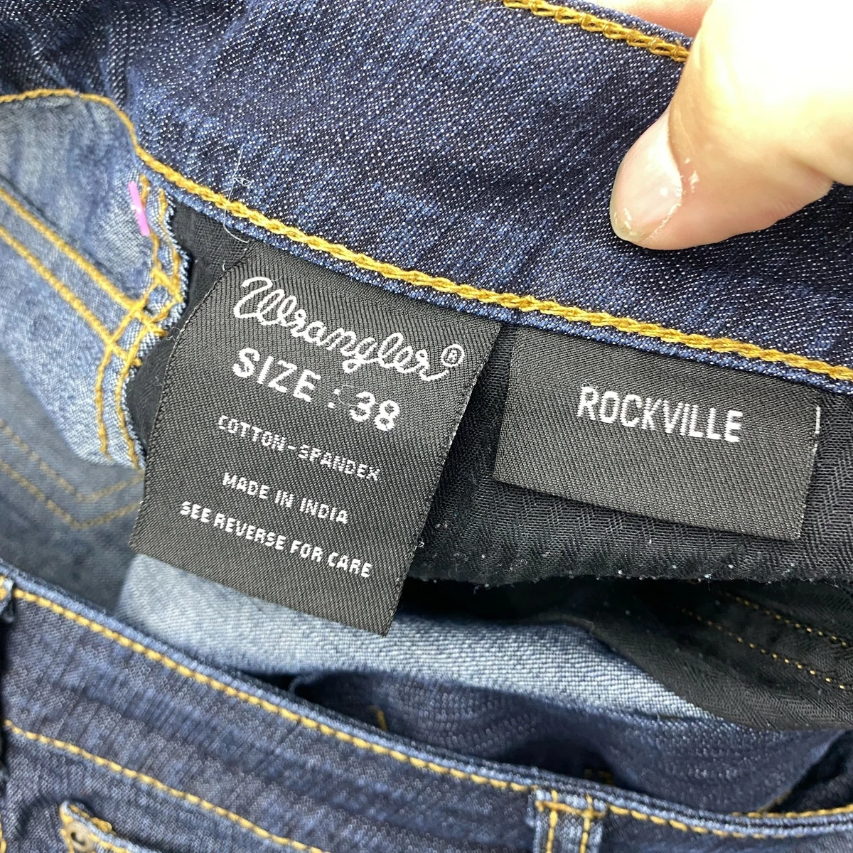 Wrangler Denim Jeans Mens 38X33 Blue Straight Leg Rockville Fit Medium Washed