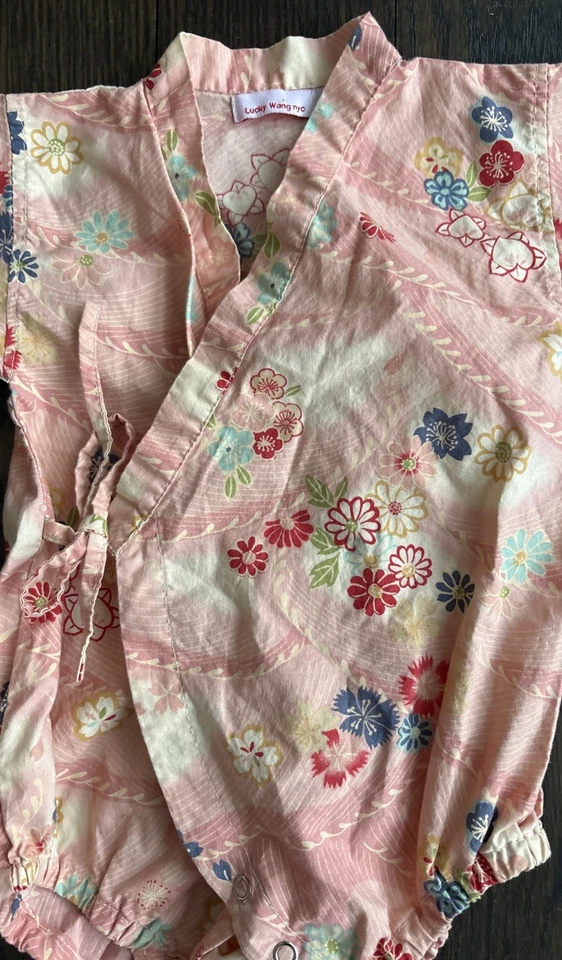 Детское кимоно Lucky Wang NYC с цветочными цветами розовое хлопковое цельный размер 6 месяцев - Изображение 2 из 4