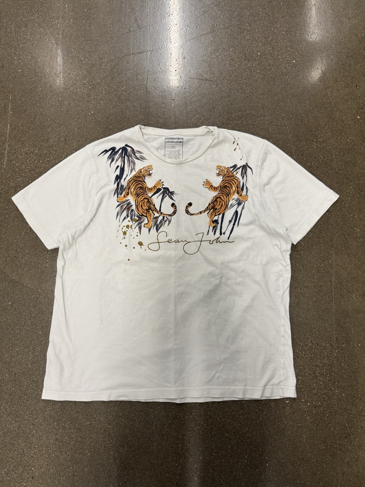 SEAN JOHN Men Adult LARGE Short Sleeve TIGER Crew Neck T Shirt Tan