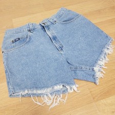 Vintage 90s Cut off Mid-Rise Jean Shorts by Lee
