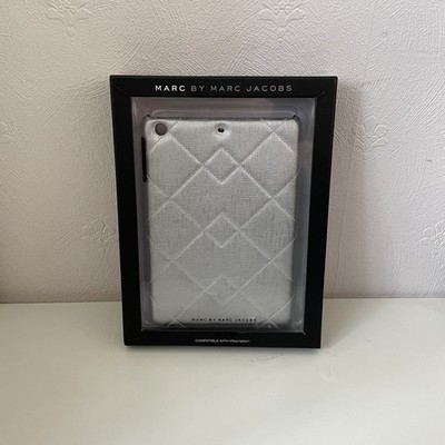 MARC BY MARC JACOBS IPAD MINI HÜLLE - SILBER GESTEPPT - NEU