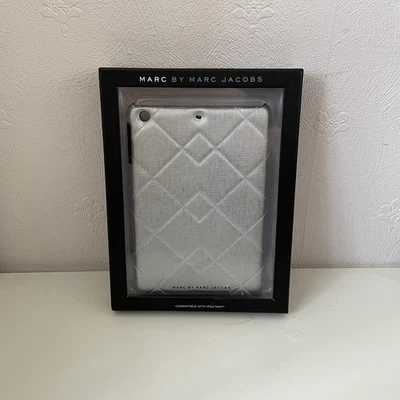 MARC BY MARC JACOBS IPAD MINI CASE - SILVER QUILTED - NEW - Image 1 of 4