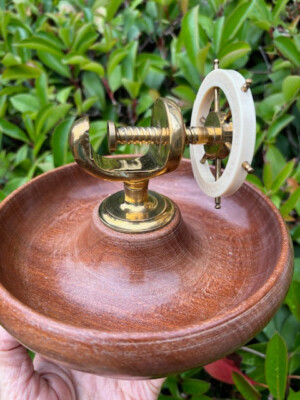 NUSSKNACKER - Ship's wheel nutcracker - 1950 - GB-Patent - Bootsrad - Teak - NEU