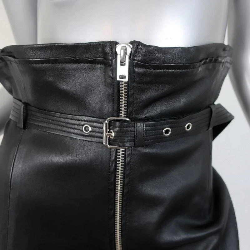 Mini-saia de couro hexim IRO preta tamanho 38 cintura alta com cinto zíper frontal - Imagem 2 de 4