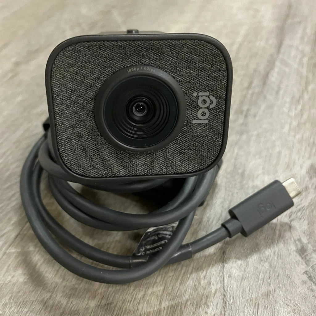Logitech streamcam online zoom meeting