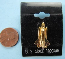 NASA PIN vtg figural SPACE SHUTTLE chromed gold tone MOC full stack boosters