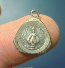 MEDAGLIETTA IN ARGENTO 800 - GESU' BAMBINO OVUNQUE PROTEGGIMI