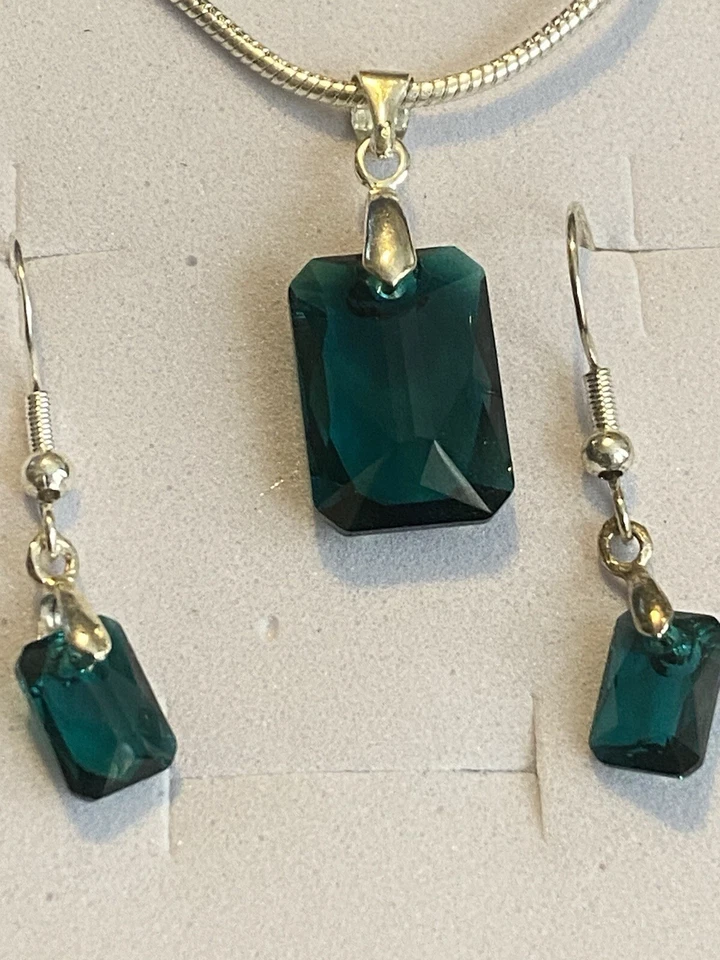 Pendientes Swarovski plata de ley 9,25 esmeralda Foto 4 de 4