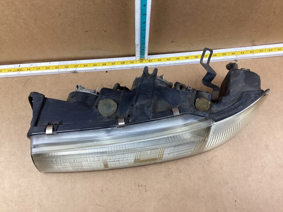 1992-1995 Mazda 929 Front Left Driver Side Headlight Assembly - Image 3 of 4