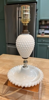 White Hobnail Milk Glass Table Lamp Beaded Edge Knob Control About 12 in